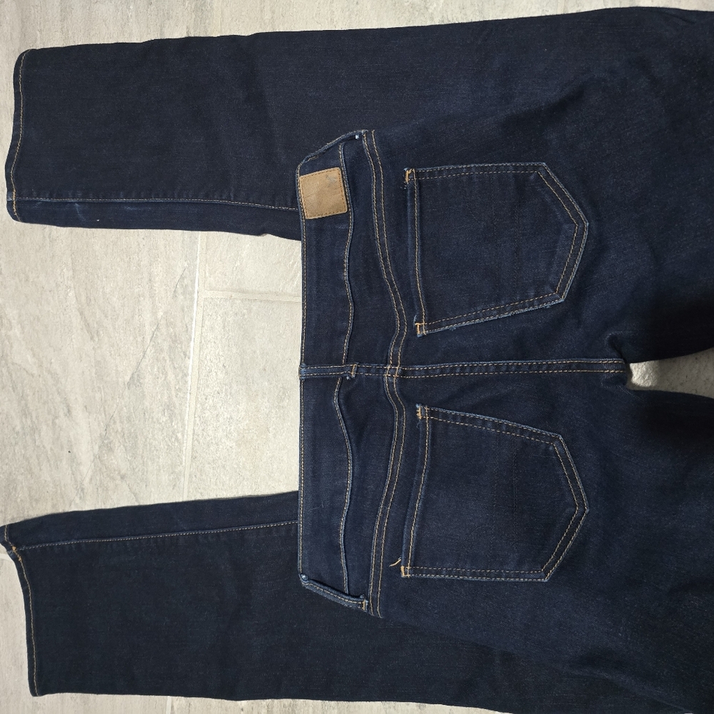 American Eagle Dark Blue Jeans, Like new, size 6.
